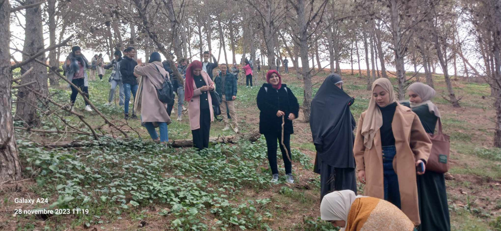 صور الخرجة الميدانية للسنة الثالثة ليسانس بيئة ومحيط قسم علوم الزراعة والتغذية